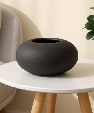 OBSIDIAN DOME – Rounded Low Vase